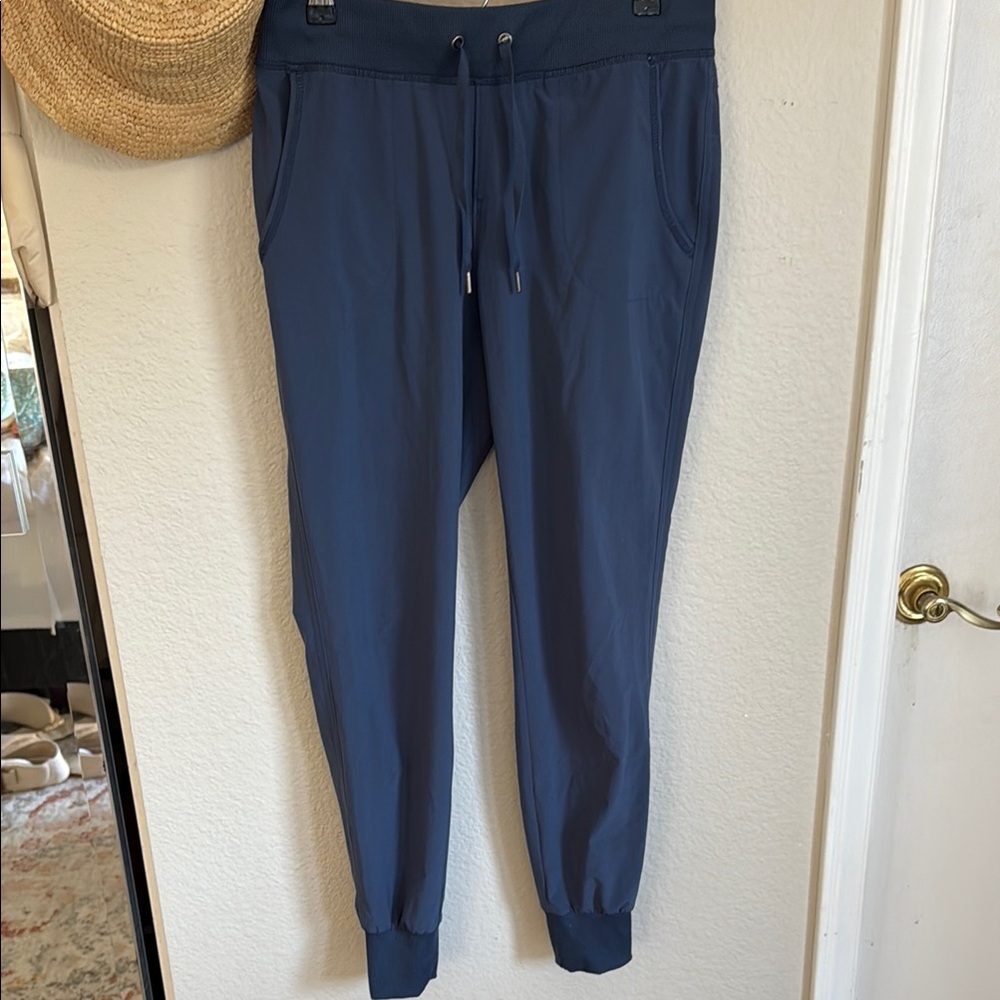 Athleta jogger Pants